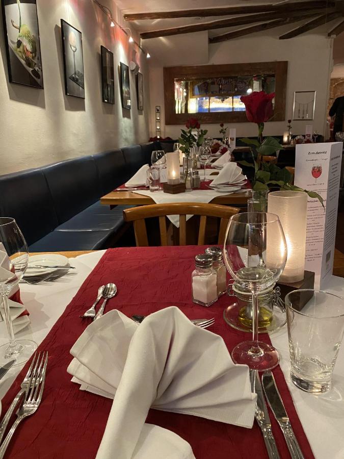 Marktplatzhotel - Restaurant Tafelspitz Weinheim Buitenkant foto