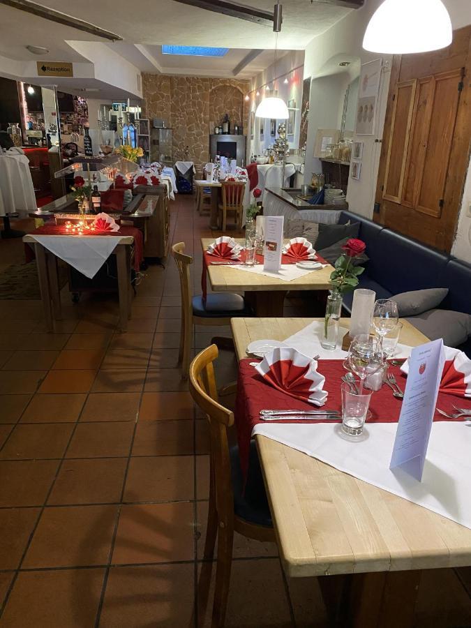 Marktplatzhotel - Restaurant Tafelspitz Weinheim Buitenkant foto