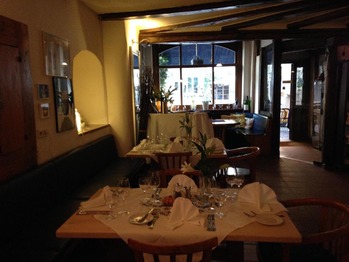 Marktplatzhotel - Restaurant Tafelspitz Weinheim Buitenkant foto