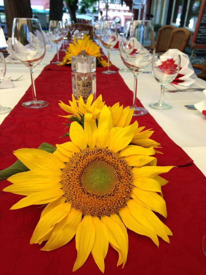 Marktplatzhotel - Restaurant Tafelspitz Weinheim Buitenkant foto