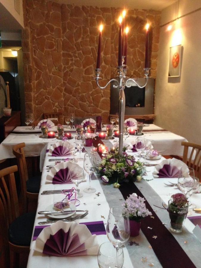 Marktplatzhotel - Restaurant Tafelspitz Weinheim Buitenkant foto